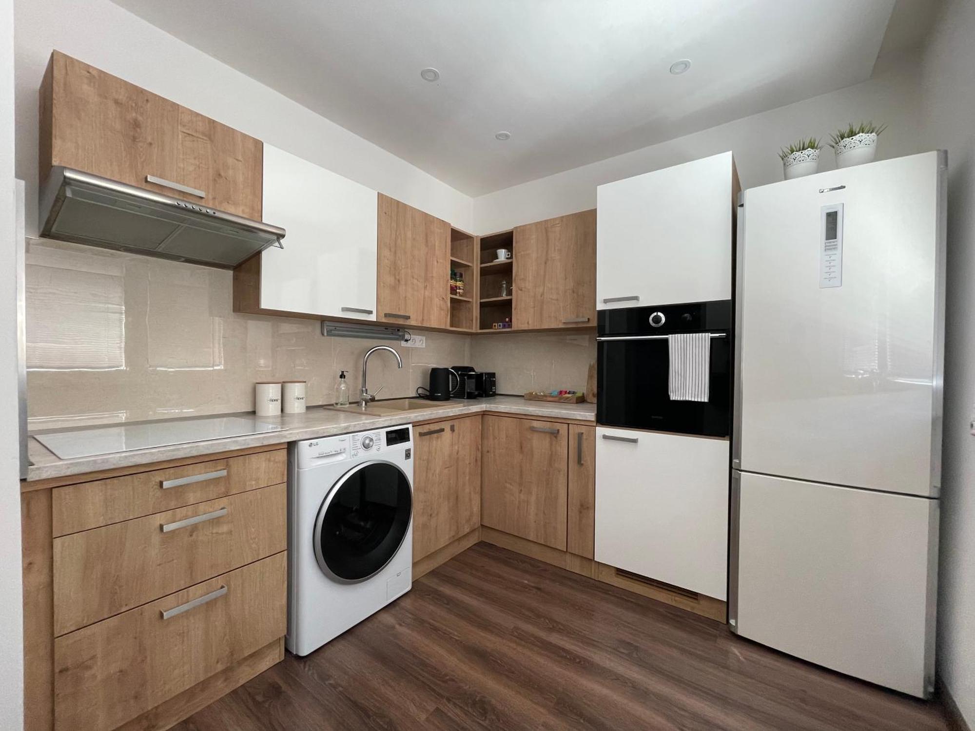 Apartament Spacious 3-bedroom Modern - Newly Furnished Bratysława